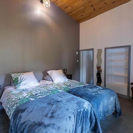 Chambre D'Hote De La Petite Toscane D'Auvergne Bed & Breakfast Isserteaux Bagian luar foto